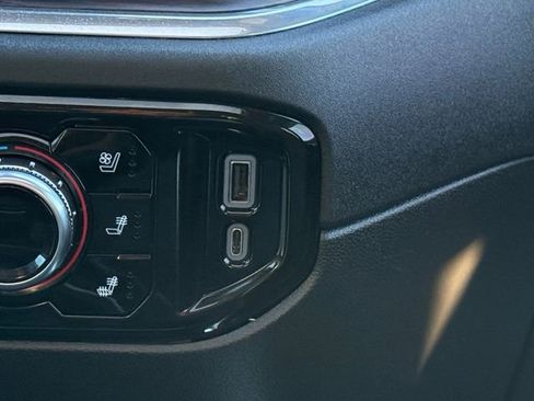 Used 2024 GMC Sierra 2500 SLT image 6