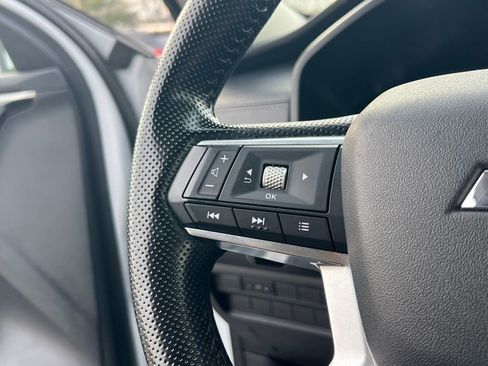 Used 2024 Mitsubishi Outlander SE image 21