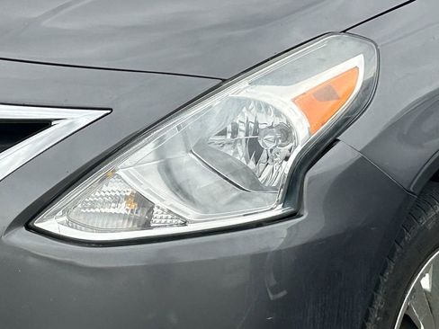 Used 2016 Nissan Versa S FWD image 9