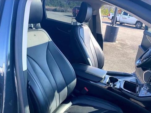 Used 2022 Lincoln Nautilus Reserve image 6