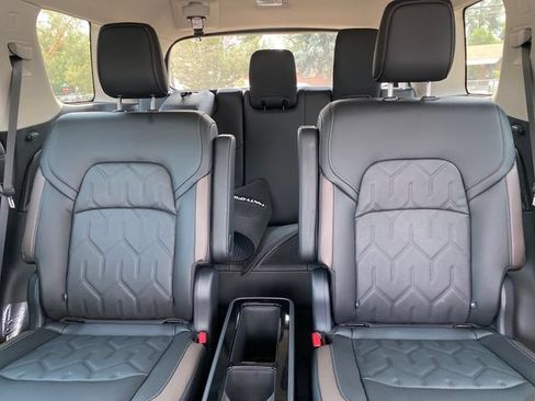 New 2026 Nissan Pathfinder Platinum AWD/4WD image 11