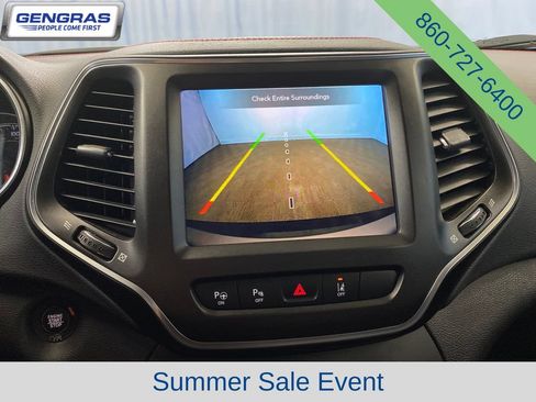 Used 2020 Jeep Cherokee Trailhawk AWD/4WD image 18