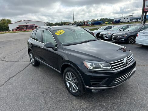 Used 2015 Volkswagen Touareg Sport image 2