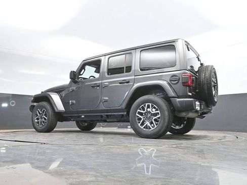 Used 2025 Jeep Wrangler Unlimited Sahara AWD/4WD image 52