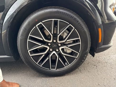 Used 2025 Ford Mustang Mach-E Premium image 9