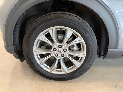 Used 2023 Ford Explorer XLT w/ Equipment Group 202A AWD/4WD image 9
