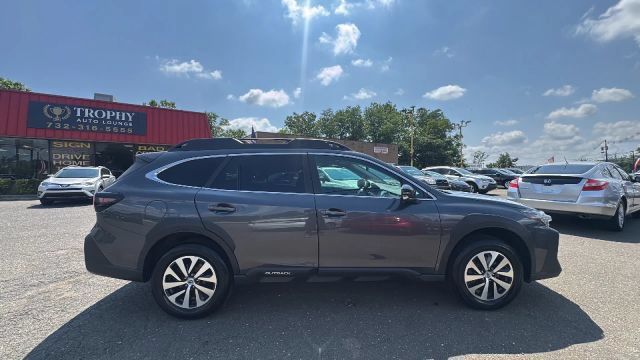 Used 2023 Subaru Outback Premium AWD/4WD image 4