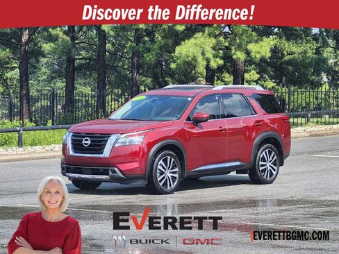 Used 2025 Nissan Pathfinder Platinum w/ Cargo Package AWD/4WD image 1