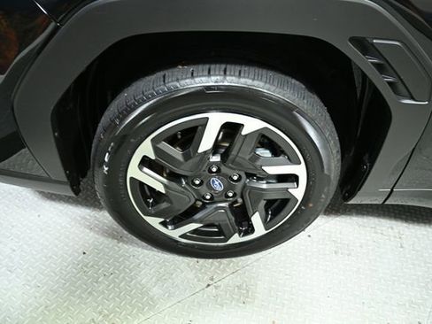 Used 2025 Subaru Forester Limited image 17