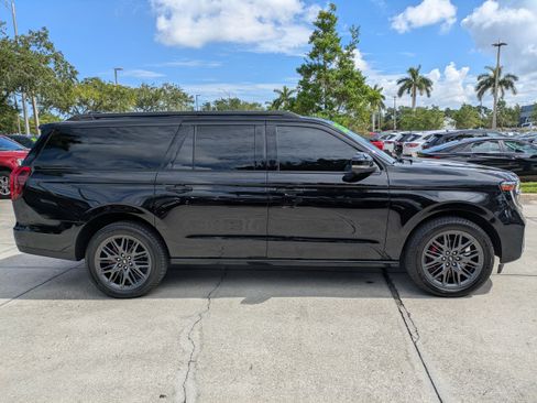 Used 2025 Ford Expedition Max Platinum w/ Stealth Performance Package AWD/4WD image 3