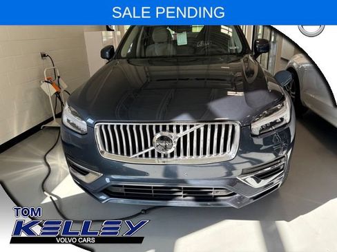 Used 2021 Volvo XC90 T8 Inscription w/ Advanced Package AWD/4WD image 2