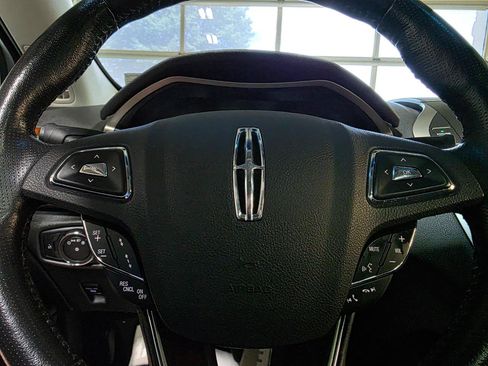 Used 2013 Lincoln MKZ FWD image 29