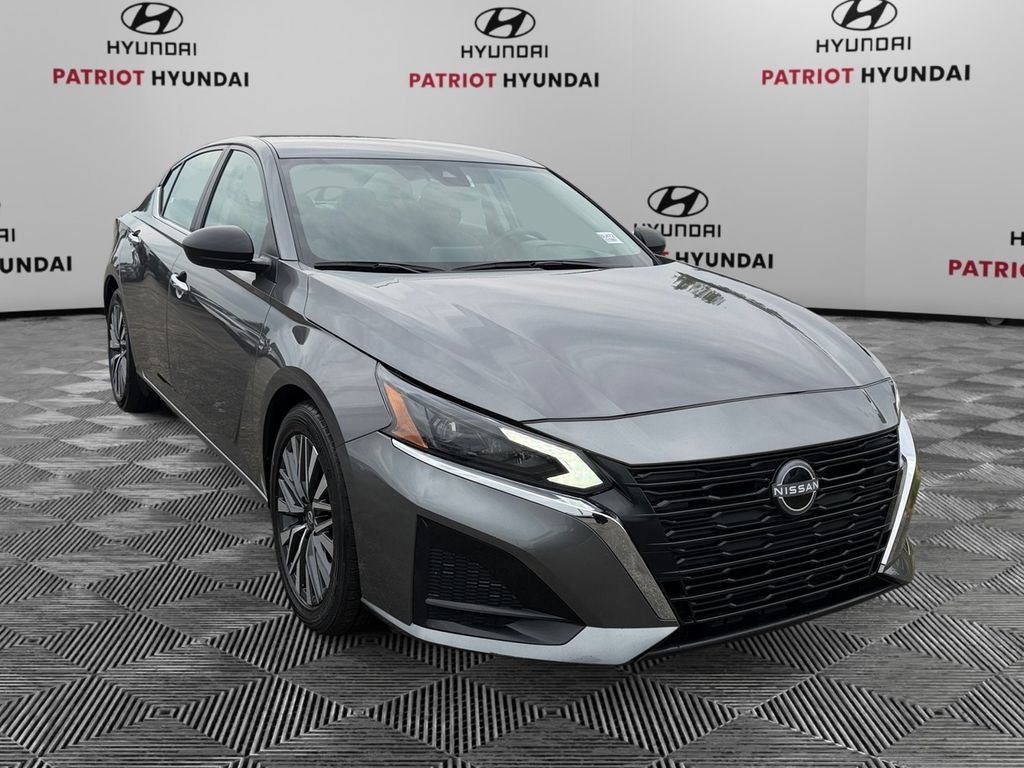 Used 2025 Nissan Altima 2.5 SV FWD 360° Tour