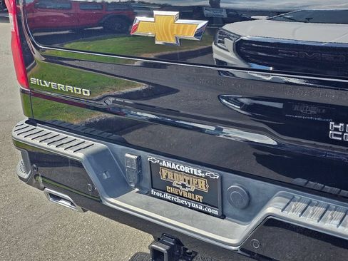 Used 2024 Chevrolet Silverado 1500 High Country AWD/4WD image 14