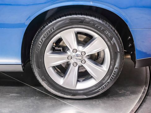Used 2021 Dodge Challenger SXT RWD image 9
