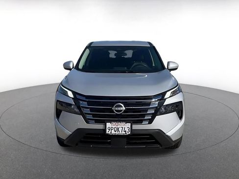 Used 2025 Nissan Rogue SV FWD image 4
