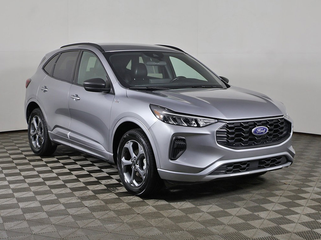 Used 2024 Ford Escape ST-Line w/ Tech Pack #1 AWD/4WD image 2