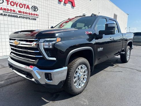 Used 2025 Chevrolet Silverado 2500 LTZ w/ LTZ Premium Texas Edition AWD/4WD image 1