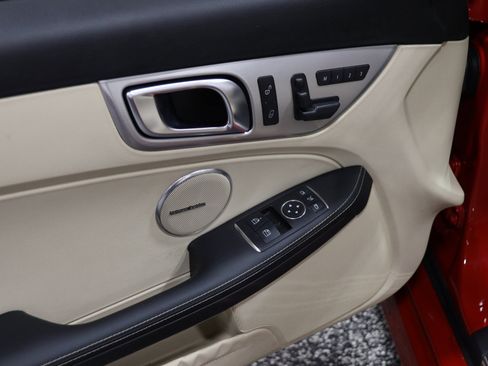 Used 2012 Mercedes-Benz SLK 350 image 48
