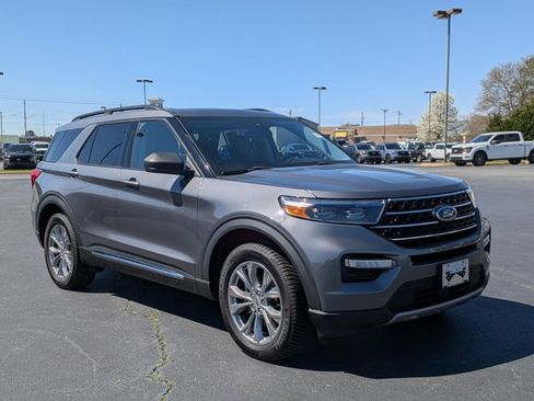 Certified 2021 Ford Explorer XLT w/ Equipment Group 202A image 1