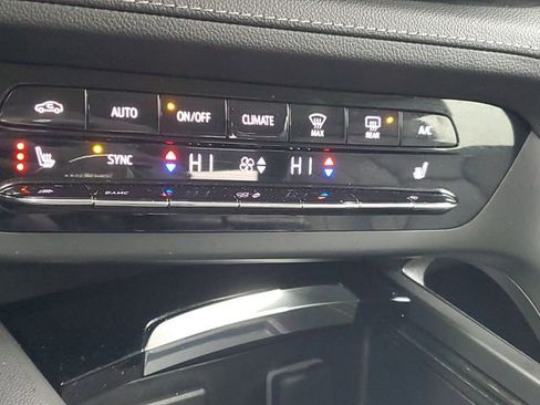 Used 2023 Buick Envision Essence image 28