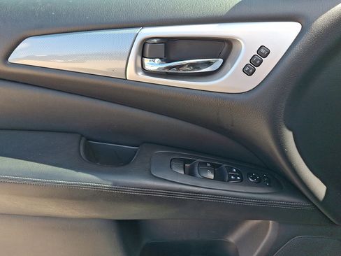 Used 2017 Nissan Pathfinder SL image 13