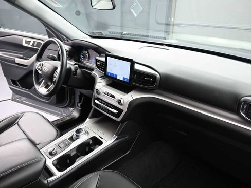 Used 2023 Ford Explorer XLT w/ Equipment Group 202A image 24