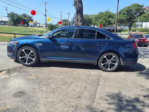 Used 2016 Ford Taurus SEL w/ Equipment Group 201A FWD image 4