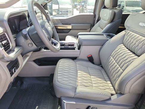 New 2026 Ford F250 Platinum w/ Platinum Plus Package AWD/4WD image 19