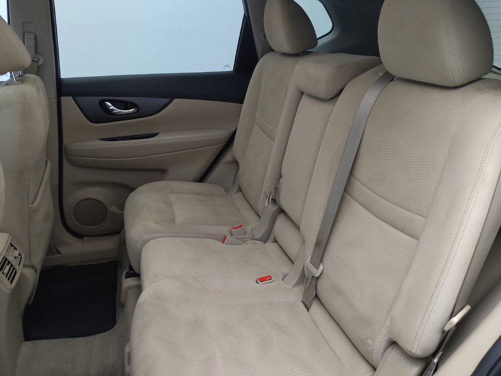 Used 2015 Nissan Rogue SV w/ SV Premium Package FWD image 18