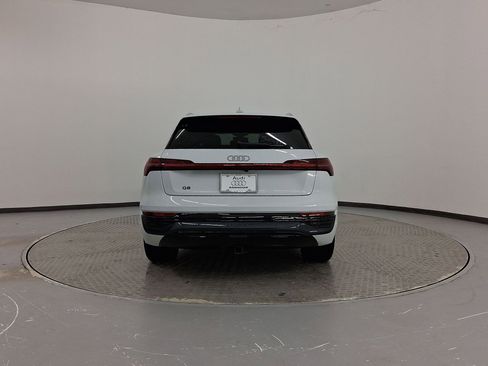 Certified 2024 Audi Q8 e-tron Premium Plus w/ Premium Plus Package image 10