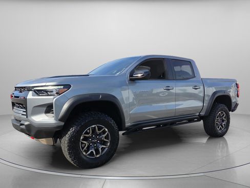 Used 2024 Chevrolet Colorado ZR2 image 2