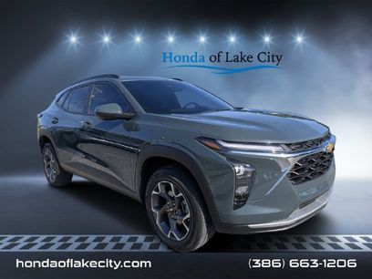 Used 2025 Chevrolet Trax LT w/ Driver Confidence Package