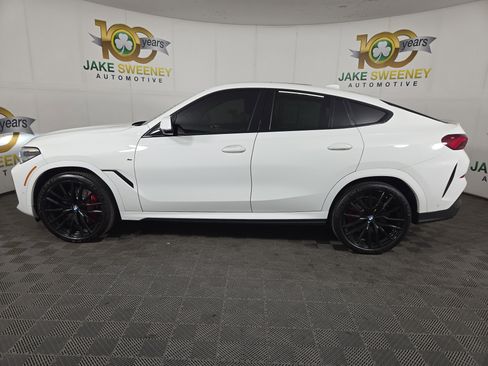 Used 2021 BMW X6 xDrive40i w/ M Sport Package AWD/4WD image 4