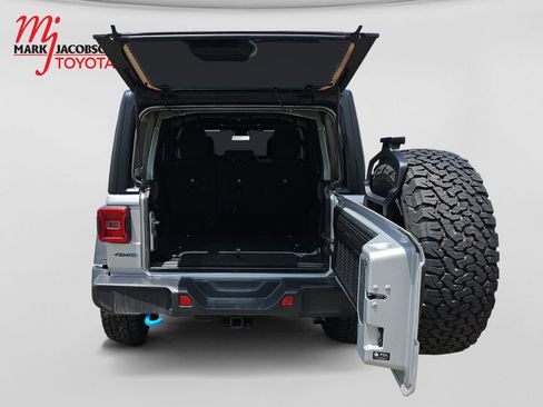 Used 2024 Jeep Wrangler Unlimited Rubicon 4xe AWD/4WD image 14