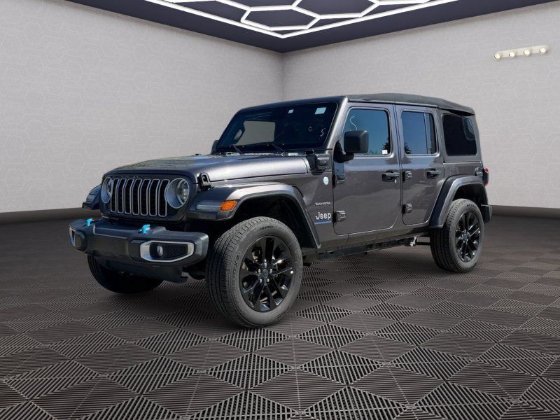 Used 2024 Jeep Wrangler Unlimited Sahara AWD/4WD image 16