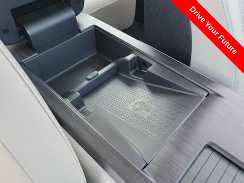 Used 2024 Nissan Ariya FWD image 14