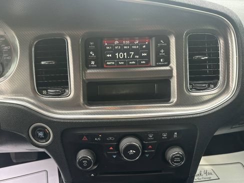 Used 2012 Dodge Charger SE RWD image 12