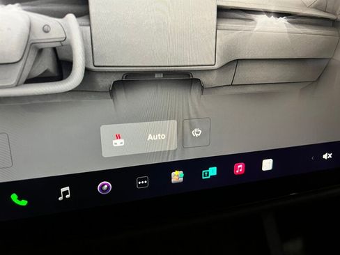 Used 2021 Tesla Model S Plaid image 25