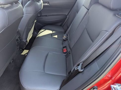 Used 2026 Toyota Corolla Cross XLE w/ Convenience Package FWD image 15