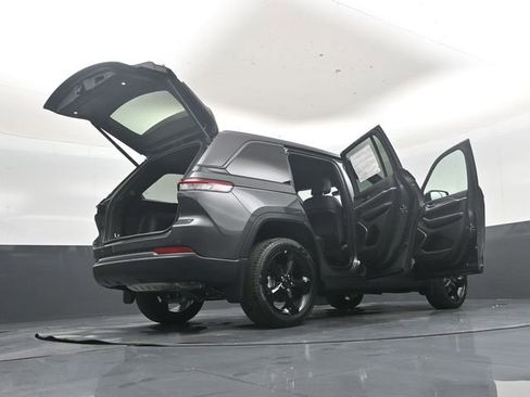 New 2026 Jeep Grand Cherokee Limited w/ Limited Altitude Package AWD/4WD image 53