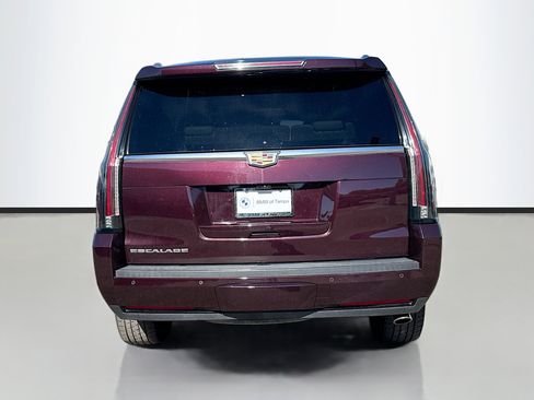 Used 2017 Cadillac Escalade Premium Luxury image 4