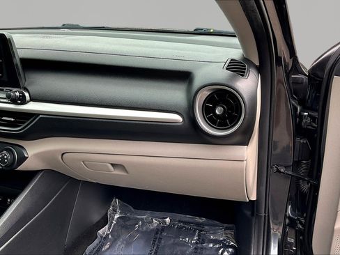 Used 2020 Kia Forte LXS FWD image 26