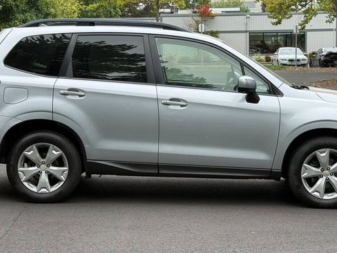 Used 2014 Subaru Forester 2.5i Premium w/ All-Weather Package AWD/4WD image 9