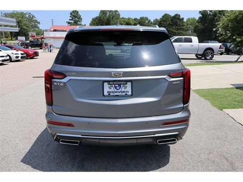 Used 2020 Cadillac XT6 Premium Luxury FWD image 4