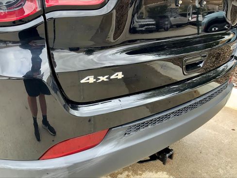 Used 2017 Jeep Compass Latitude image 30