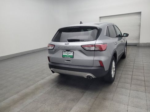 Used 2022 Ford Escape SE w/ Convenience Package FWD image 9