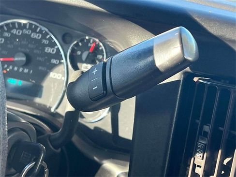 Used 2018 Chevrolet Express 2500 Extended image 17