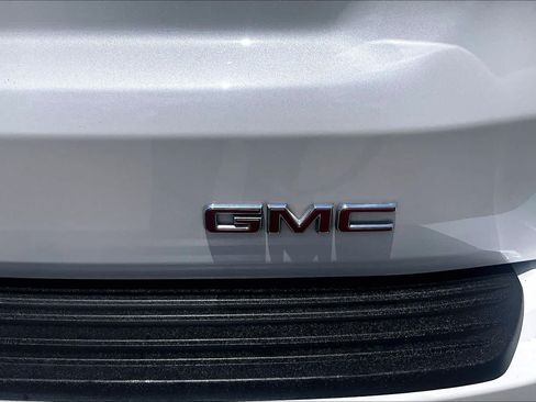 Used 2025 GMC Yukon Denali w/ Denali Reserve Package RWD image 10