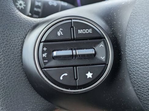 Used 2025 Kia Soul LX w/ LX Technology Package FWD image 23